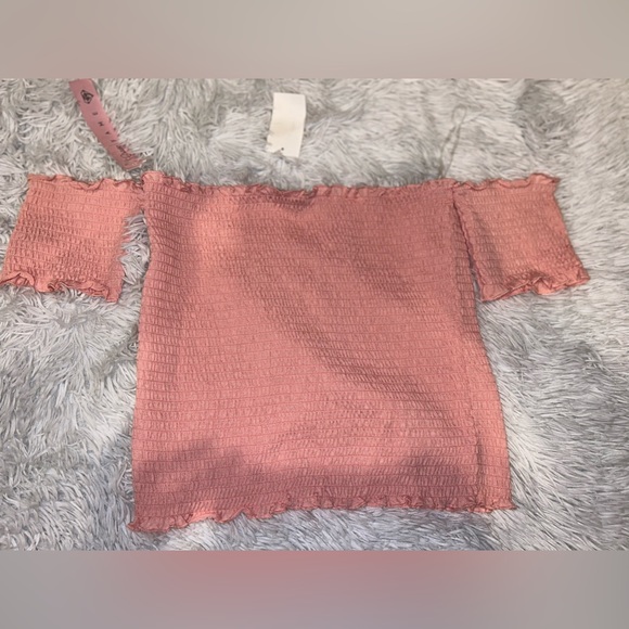 off shoulder crop top - Picture 3 of 3